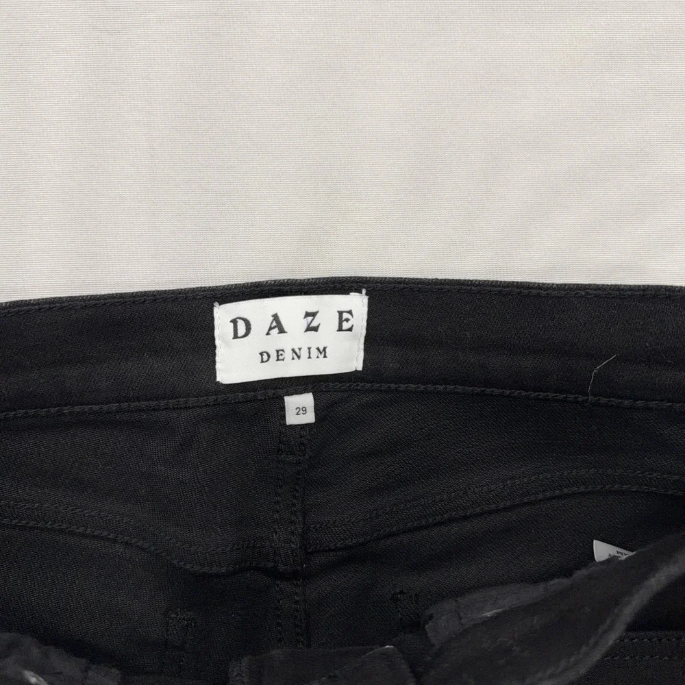 Daze Denim Shy Girl High Rise Crop Flare Jeans Black Mens Size 29 NWT